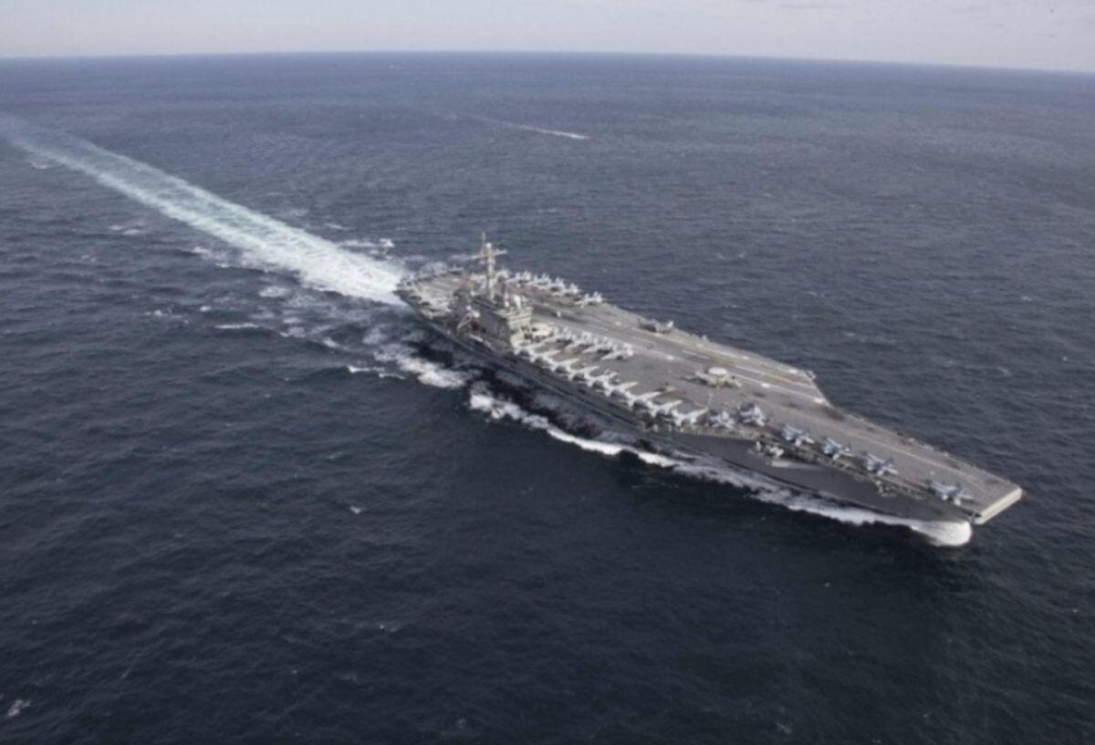 Tổng thống Trump thông tin vụ tàu sân bay Mỹ bị Iran nã 101 tên lửa