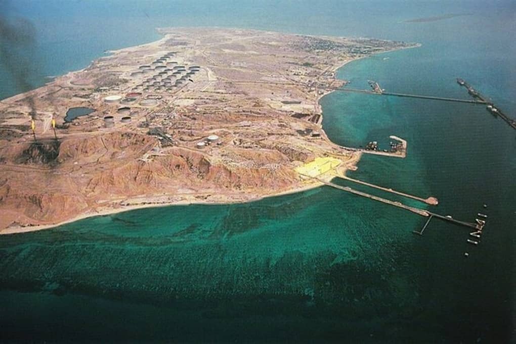 Iran dựng lá chắn thép tại Kharg