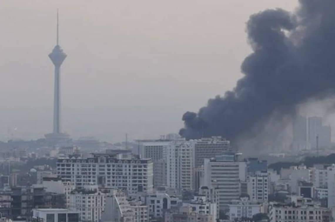 Sự thật bất ngờ: Iran chưa từng yêu cầu Mỹ dừng tấn công