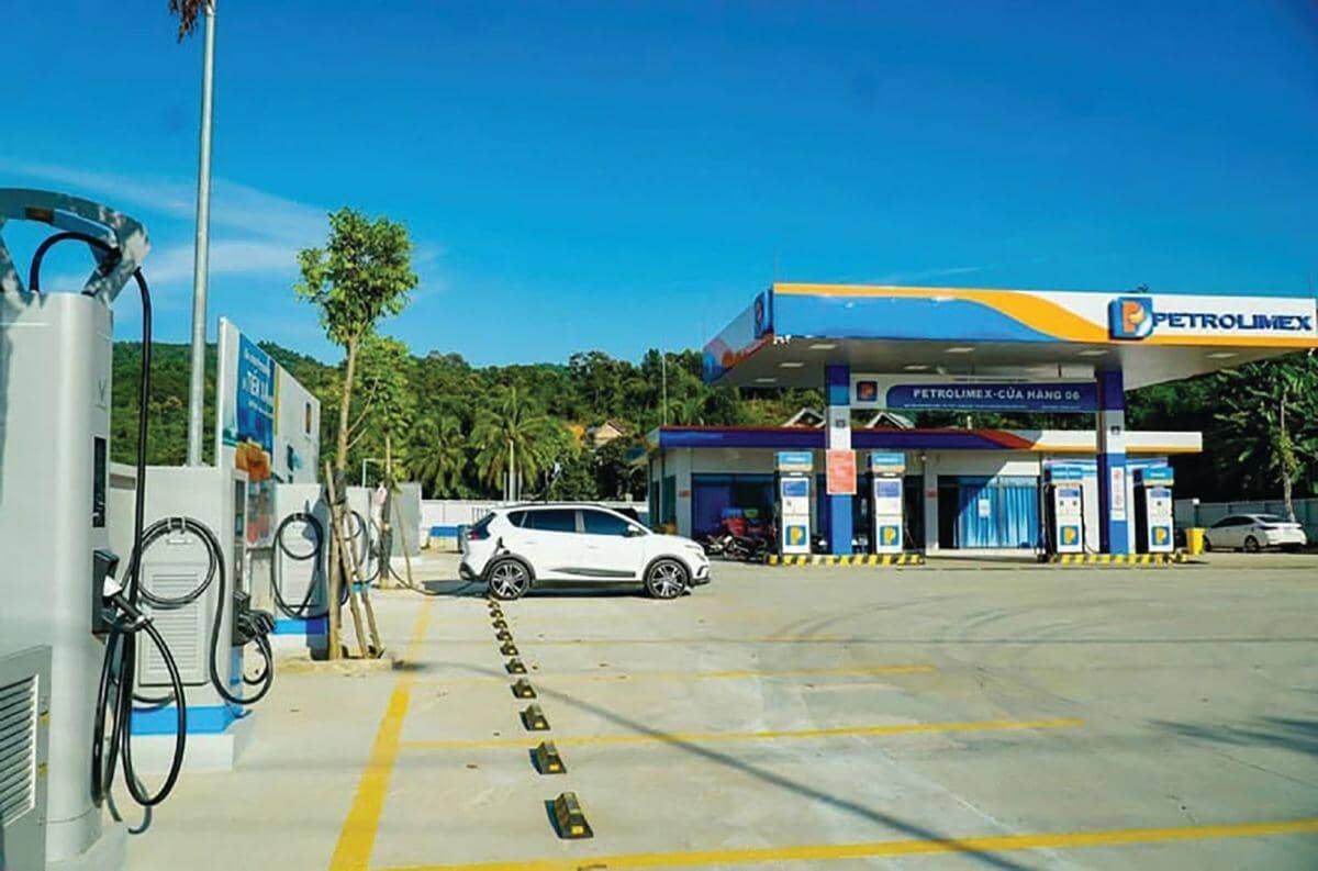 Đánh thức tiềm năng xe điện bằng cú hích thể chế đồng bộ