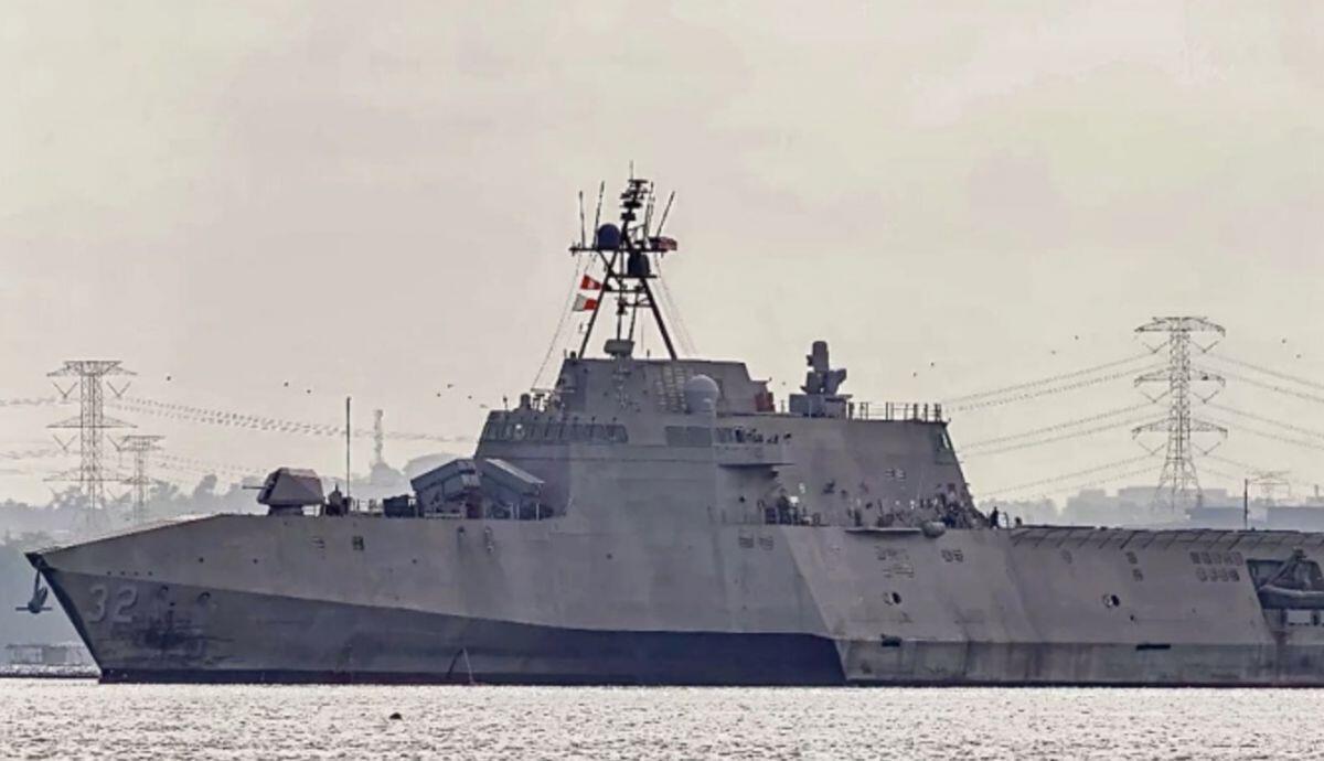 Lý do eo biển Hormuz dễ đóng, khó mở