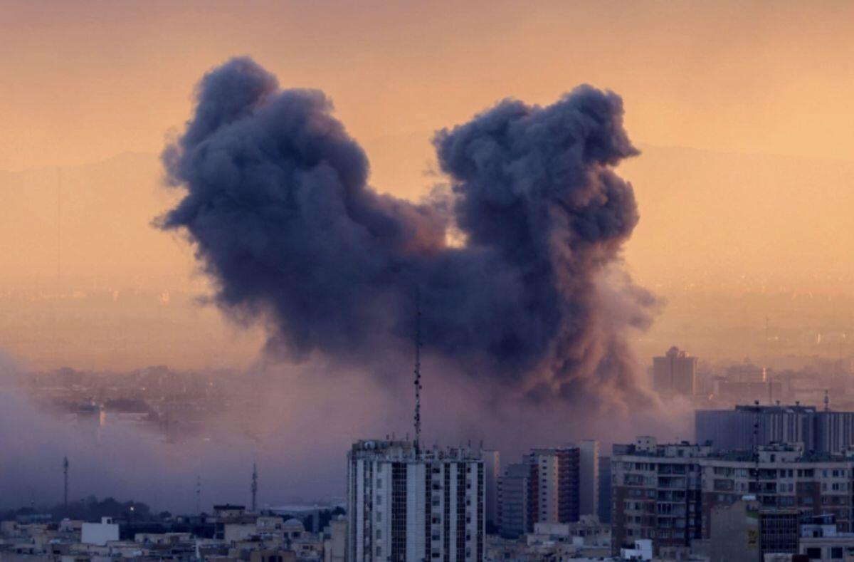 Iran cáo buộc Mỹ - Israel tấn công cơ sở hạt nhân, nhà máy thép