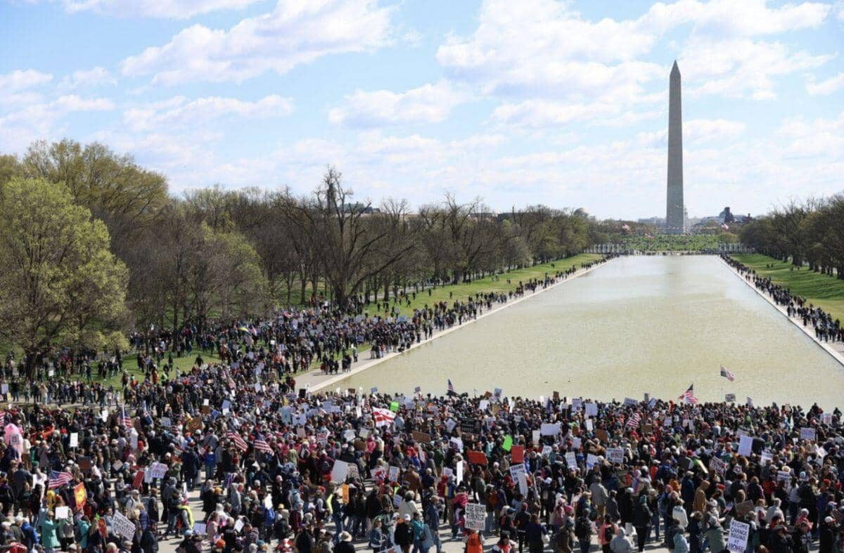 Biểu tình lan khắp 50 bang Mỹ, làn sóng phản đối ông Trump dâng cao chưa từng có