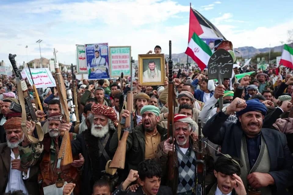 Houthi chính thức tham chiến