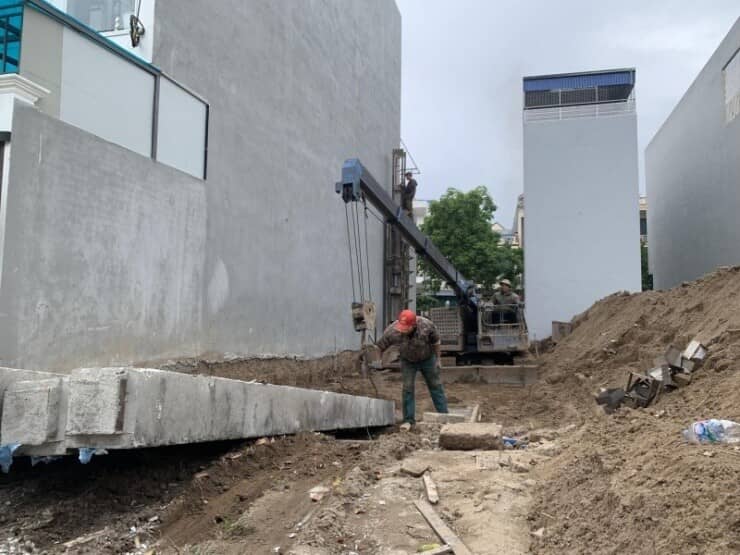 Người dân, doanh nghiệp nghẹt thở trong cơn “bão giá” vật liệu xây dựng
