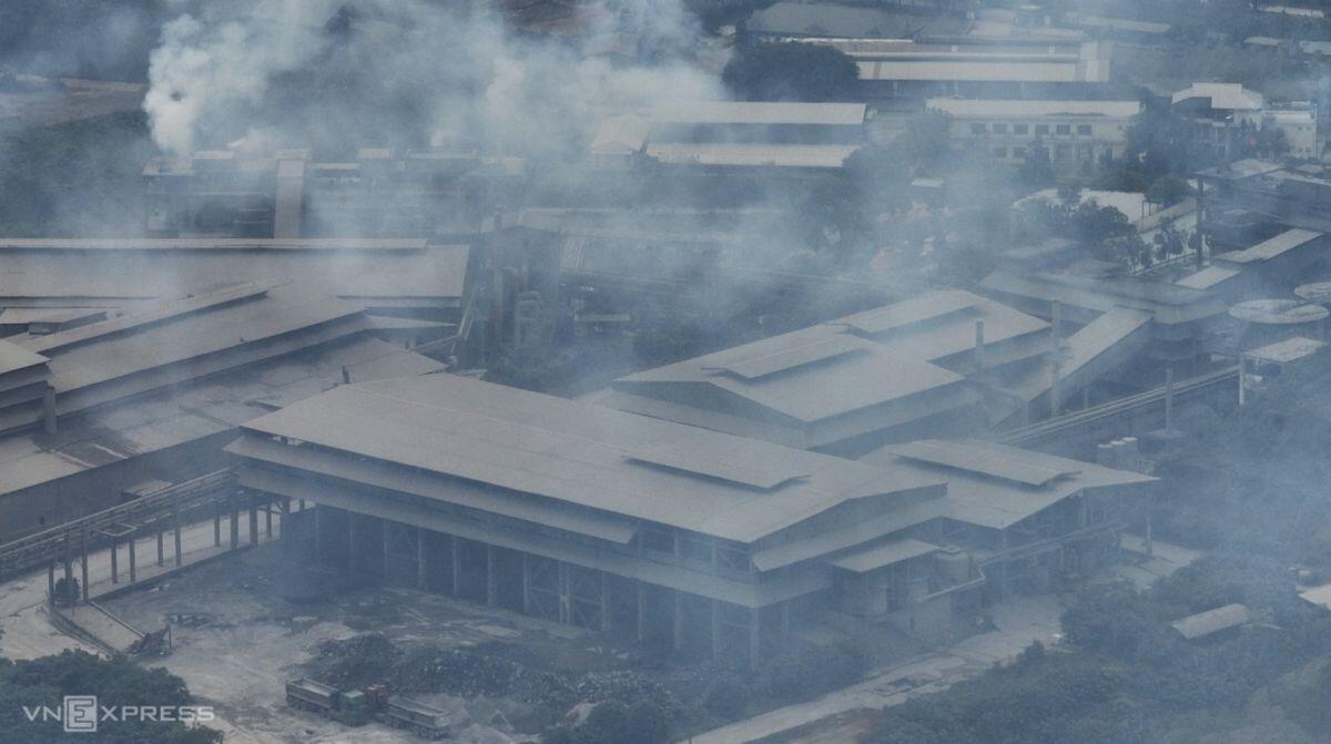 Khói bụi bủa vây người dân ở gần nhà máy hoá chất Đức Giang - Lào Cai