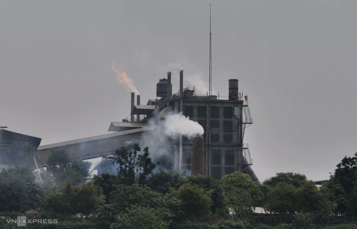 Khói bụi bủa vây người dân ở gần nhà máy hoá chất Đức Giang - Lào Cai