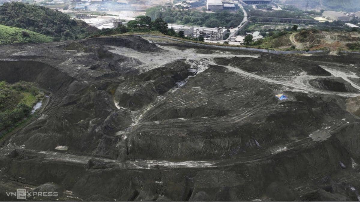 Khói bụi bủa vây người dân ở gần nhà máy hoá chất Đức Giang - Lào Cai