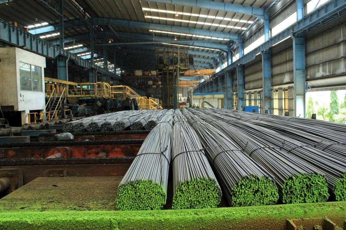 Thép 2026: Kẻ ăn không hết, người lần chẳng ra
