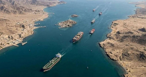 Lưu lượng tàu qua Eo biển Hormuz nhích tăng, tín hiệu “ấm lên” giữa căng thẳng phong tỏa