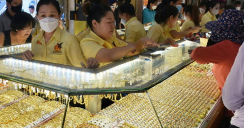 Giá vàng 1/4 bật tăng sốc: SJC vọt hơn 3 triệu, chạm mốc 178 triệu đồng/lượng