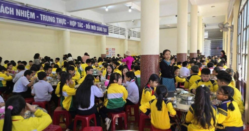 Thịt lợn bệnh "tuồn" vào nhiều trường mầm non, tiểu học ở Hà Nội: Lỗ hổng giám sát