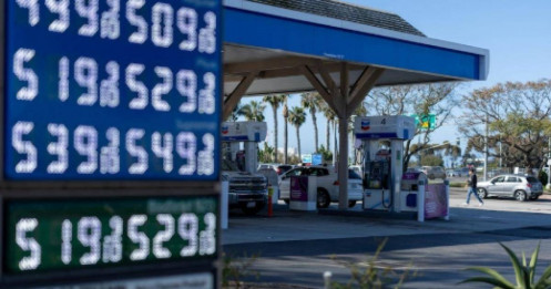 Giá xăng Mỹ vượt mốc 4 USD/gallon: Nỗ lực “hạ nhiệt” của ông Donald Trump chưa đủ lực