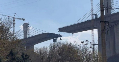 Ông Trump đăng video 'cây cầu lớn nhất ở Iran sụp đổ'