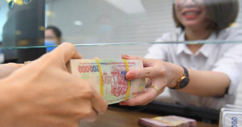 Lãi suất tiết kiệm tháng 4/2026: Chạm mốc 10%/năm, nhưng không dành cho số đông