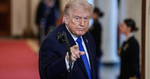 Căng thẳng leo thang: Donald Trump gia hạn tối hậu thư, Iran cứng rắn đáp trả về eo biển Hormuz