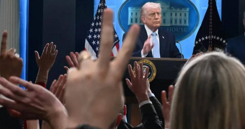 Donald Trump "đòi" quyền thu phí tại "yết hầu" Hormuz?