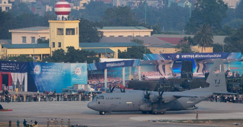 "Đừng vội xây thêm đường băng"