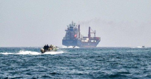 Iran siết chặt Hormuz, tuyên bố “không có ngoại lệ”
