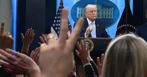 Mỹ tạm hoãn chiến dịch quân sự nhắm vào Iran trong 2 tuần