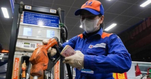 Giá dầu diesel giảm gần 2.000 đồng một lít