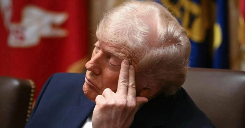 Tối hậu thư dồn dập, rồi lại gia hạn: Nước cờ khó đoán của ông Trump với Iran