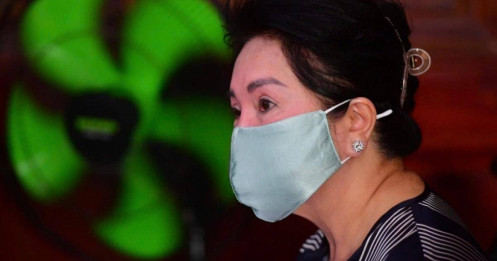 Bà Nguyễn Thị Như Loan khóc, nói bị 'vu khống' khi đối chất vụ đất vàng