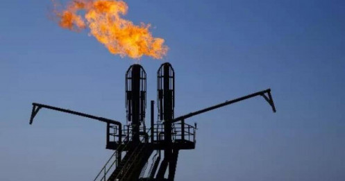 Giá dầu lao dốc 17,5% khi ông Trump tạm ngừng tấn công Iran trong 2 tuần