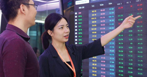 Đừng để cơn say nâng hạng làm "mờ mắt" nhà đầu tư