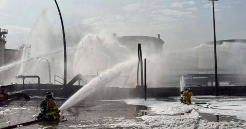 Lệnh ngừng bắn chưa kịp “nguội”, Iran tiếp tục không kích các nước Vùng Vịnh