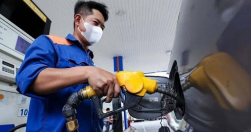 "Khai tử" tạm thời 3 loại thuế để giải cứu giá xăng