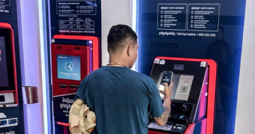Người dân Campuchia đổ xô đi rút tiền, hệ thống ngân hàng chao đảo