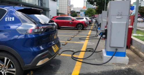 100.000 xe sạc nhanh có thể “ngốn” tới 12GW: Cảnh báo quá tải điện cục bộ