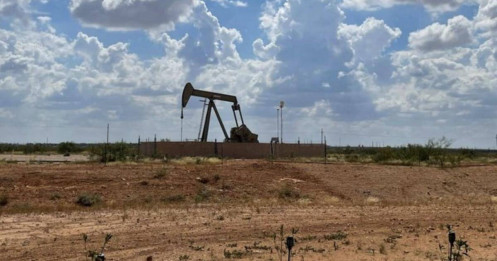 Giá dầu thế giới có tuần giảm mạnh nhất 4 năm