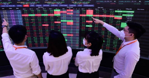 Đón đầu kỳ vọng hay ván bài tất tay trong mùa Đại hội cổ đông?