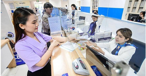 Bất ngờ: Gần 20 ngân hàng đồng loạt giảm lãi suất