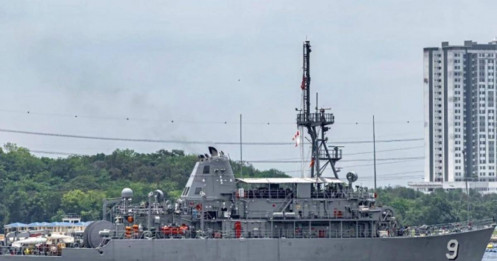 Loạt tàu quét mìn Mỹ có thể đang hướng tới eo biển Hormuz