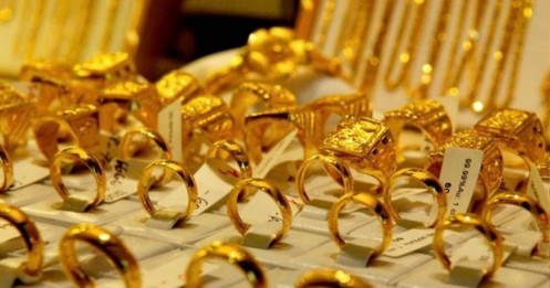 Cú đảo chiều ngoạn mục của thị trường kim loại quý