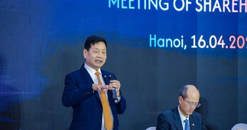 Chủ tịch FPT: Mong cổ đông thông cảm vì giá cổ phiếu xuống sâu, FPT thực sự đang "tái sinh"