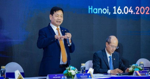 Ông Trương Gia Bình nói gì khi cổ phiếu FPT “bốc hơi” 44%?