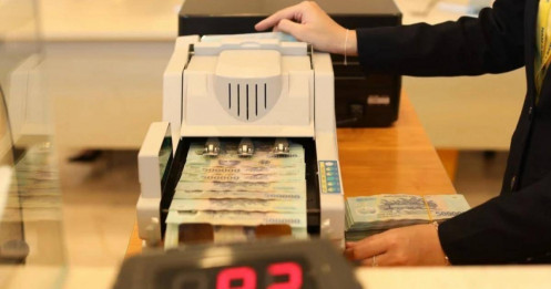 Áp lực huy động vốn tăng, lãi suất ngân hàng vào thế giằng co