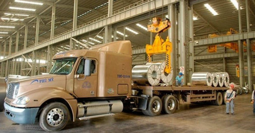 Doanh nghiệp thép đầu tiên báo lãi chưa tới 300 triệu, tiêu thụ lao dốc hơn 40%