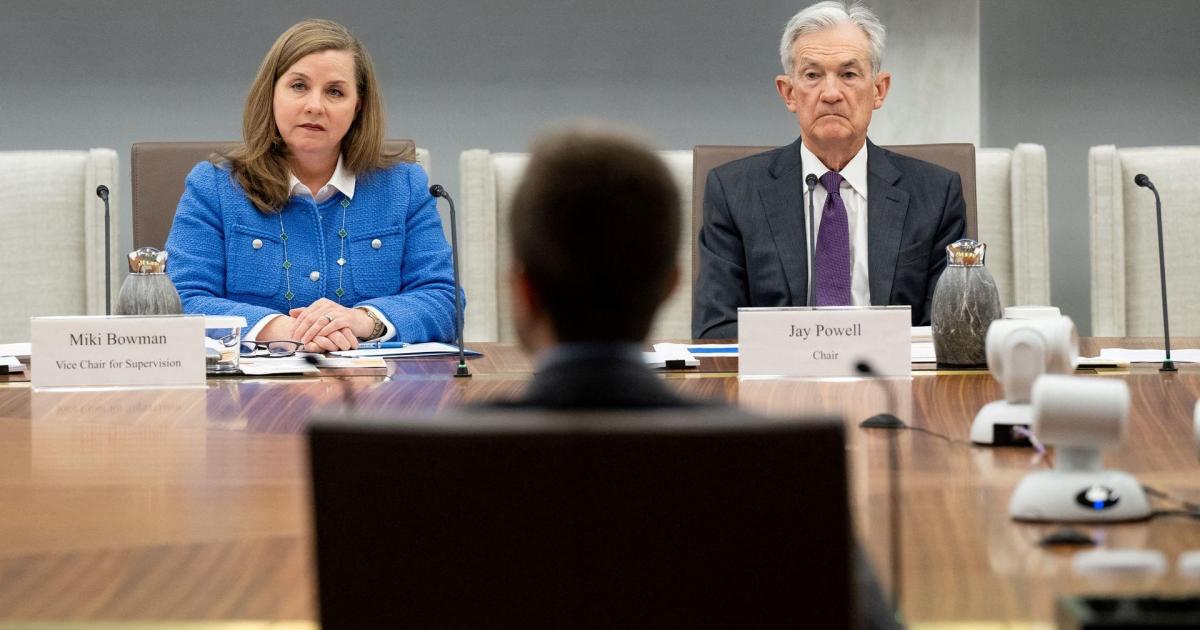 Fed và bài toán "án binh bất động"