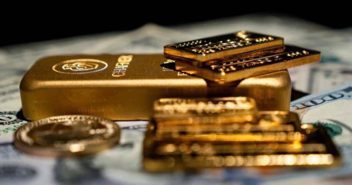 Vàng thế giới áp sát 4.900 USD sau tín hiệu hạ nhiệt tại Trung Đông