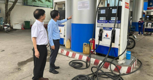 Khi các ông lớn xăng dầu "quên" nghĩa vụ dự trữ tối thiểu