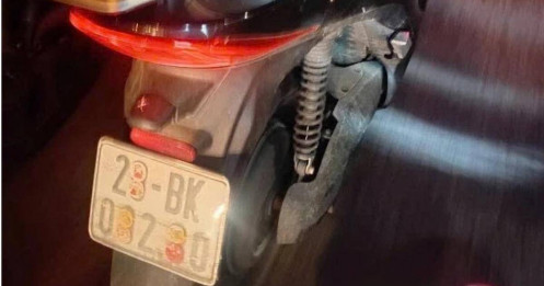 Sơn, dán chữ lên biển số xe máy sẽ bị phạt 26 triệu đồng?