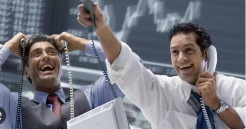 Khối ngoại 'xả' gần 900 tỷ đồng cổ phiếu Vingroup, điều gì đang xảy ra?