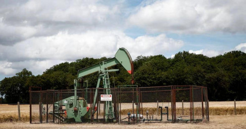 Giá dầu Brent "áp sát" mốc 100 USD trước bóng ma xung đột