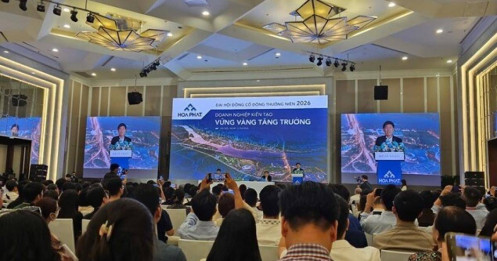 Chủ tịch Trần Đình Long (HPG): Tin đồn bán 10% cổ phần cho đối tác ngoại là không chính xác