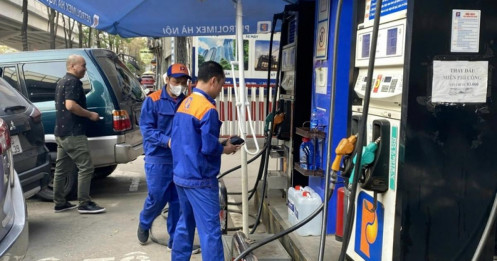 Băn khoăn khi giao doanh nghiệp định giá xăng dầu